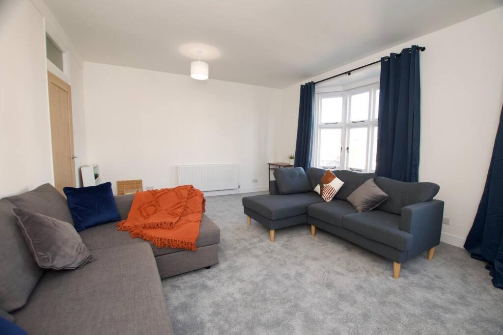Beautiful Large 3-Bed Coastal Flat With Parking. Apartment Frinton-on-Sea Luaran gambar