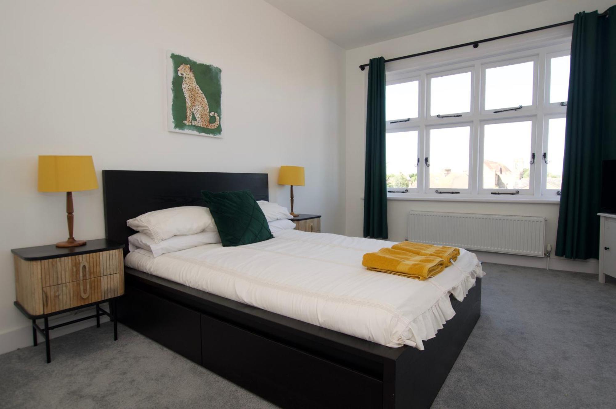 Beautiful Large 3-Bed Coastal Flat With Parking. Apartment Frinton-on-Sea Luaran gambar